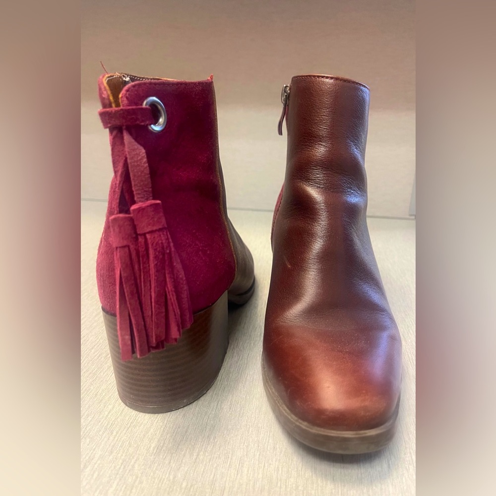 Leather and suede shoes from the UK's high-end shoe brand "Shoe Embassy"